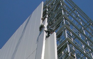 Вертикальный монтаж сэндвич-панелей