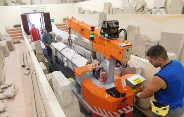 Подъем грузов в стесненных условиях